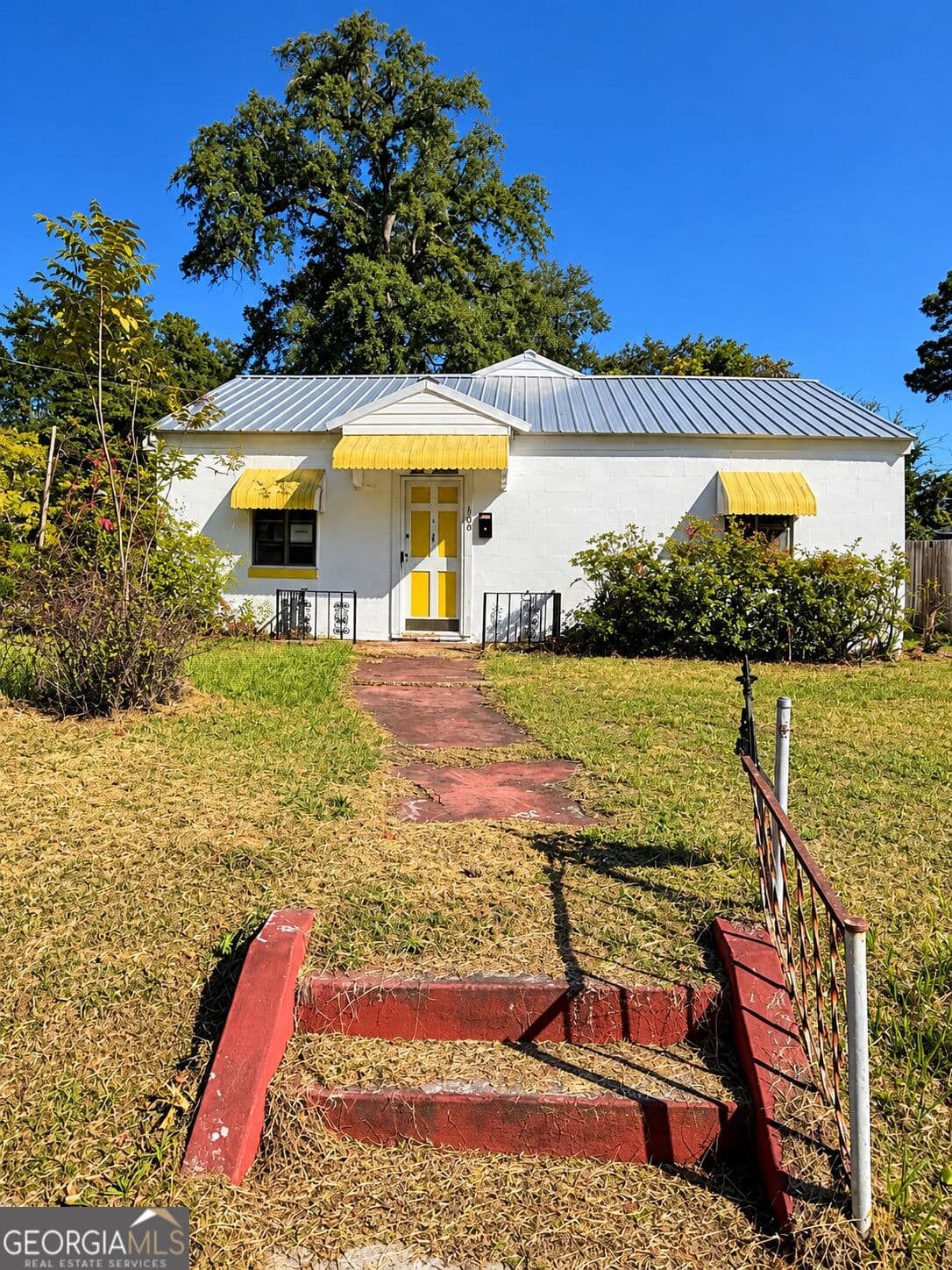 3 bedroom, 1 bathroom, 1,368 sq ft single family residence for sale at 300 Blackwell Street, Waycross, GA 31501