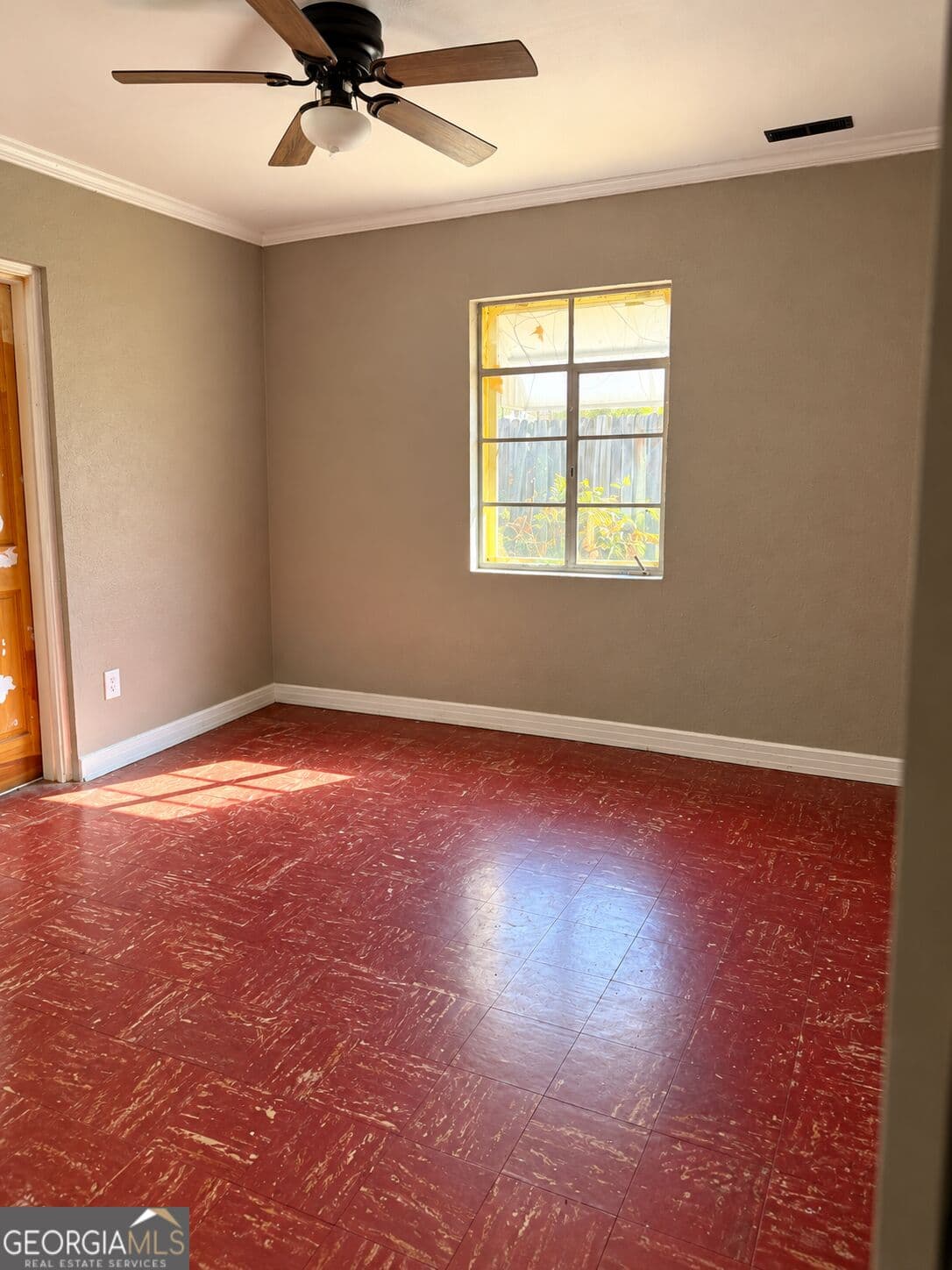 3 bedroom, 1 bathroom, 1,368 sq ft single family residence for sale at 300 Blackwell Street, Waycross, GA 31501 — photo 5