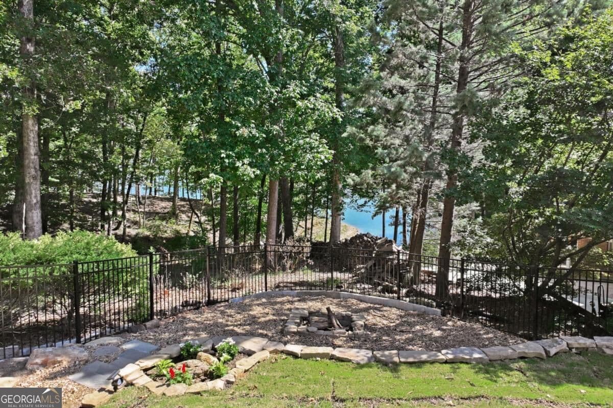 4 bedroom, 4 bathroom, 3,359 sq ft single family residence for sale at 3661 Grandview Drive, Gainesville, GA 30506 — photo 4