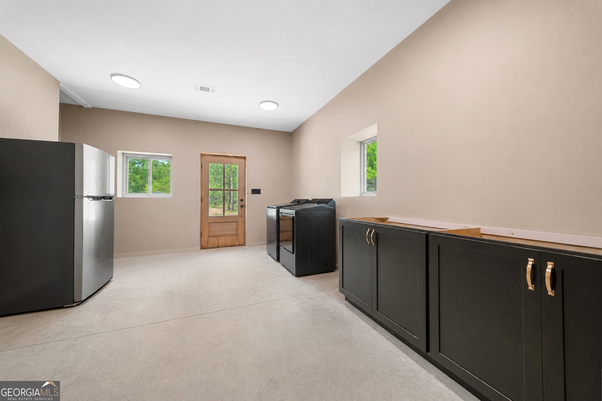 6 bedroom, 3.5 bathroom, 4,320 sq ft single family residence for sale at 3875 Poor Robin Road, Sylvania, GA 30467 — photo 6