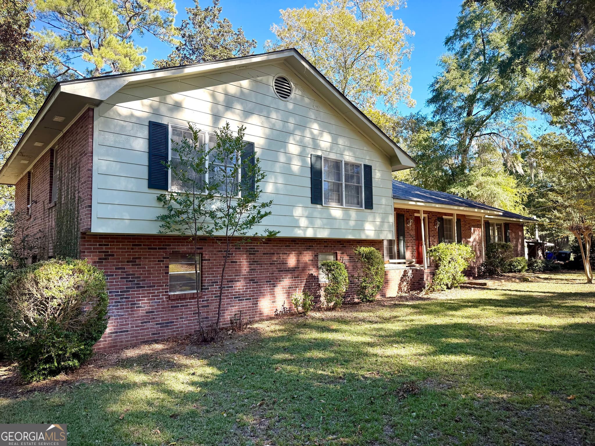 4 bedroom, 3 bathroom, 2,830 sq ft single family residence under contract at 511 Brookdale Drive, Dublin, GA 31021 — photo 2