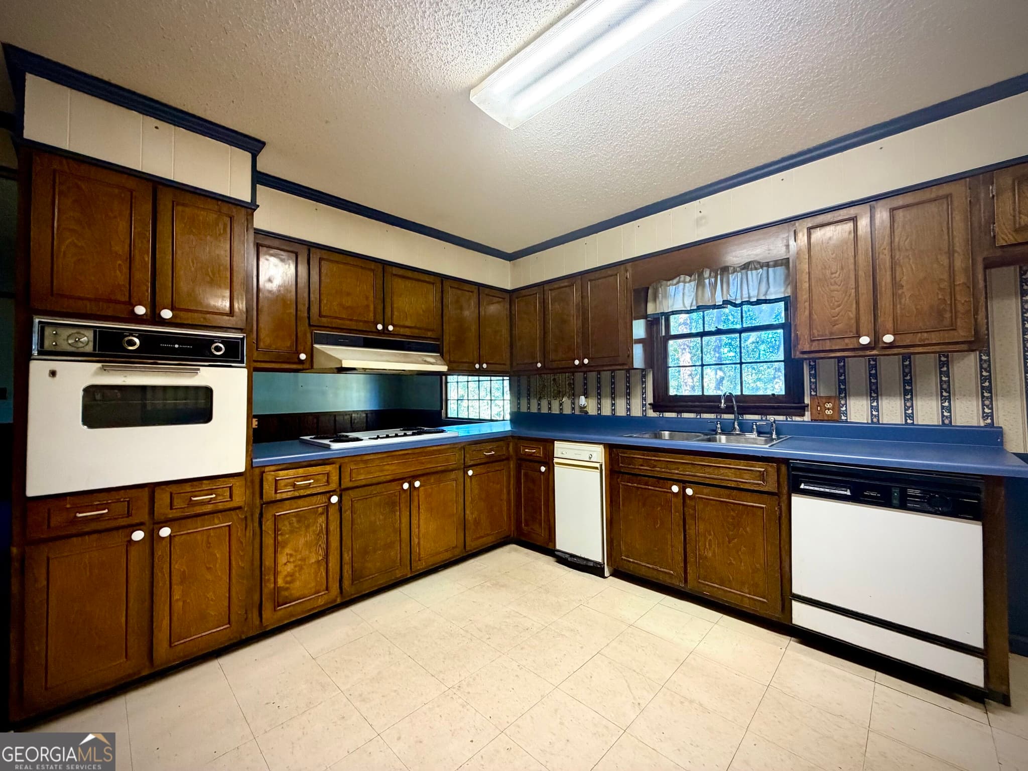 4 bedroom, 3 bathroom, 2,830 sq ft single family residence under contract at 511 Brookdale Drive, Dublin, GA 31021 — photo 3