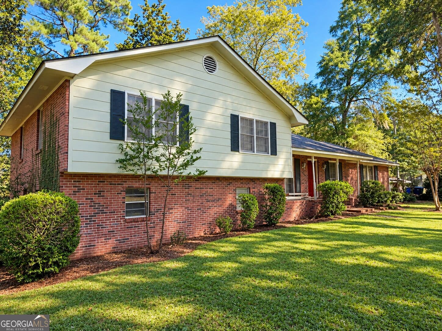 4 bedroom, 3 bathroom, 2,830 sq ft single family residence under contract at 511 Brookdale Drive, Dublin, GA 31021
