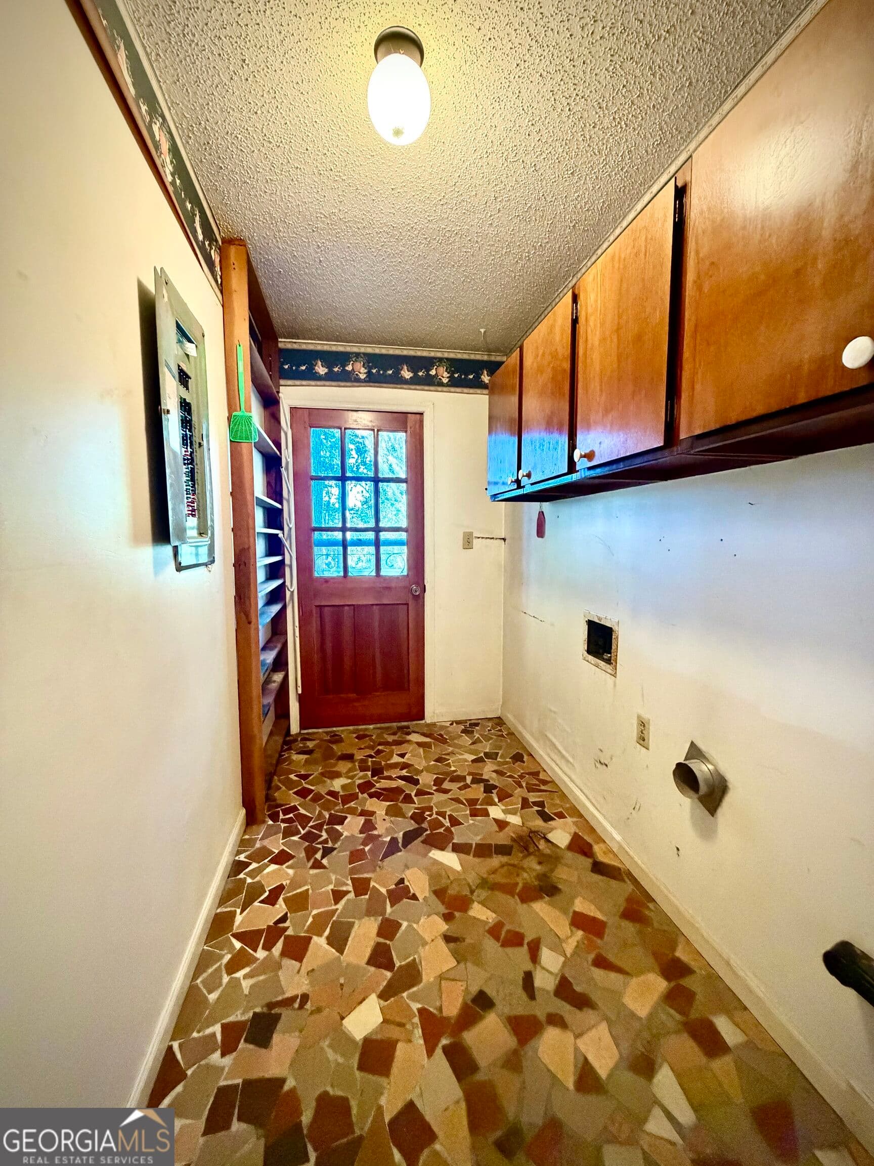 4 bedroom, 3 bathroom, 2,830 sq ft single family residence under contract at 511 Brookdale Drive, Dublin, GA 31021 — photo 8