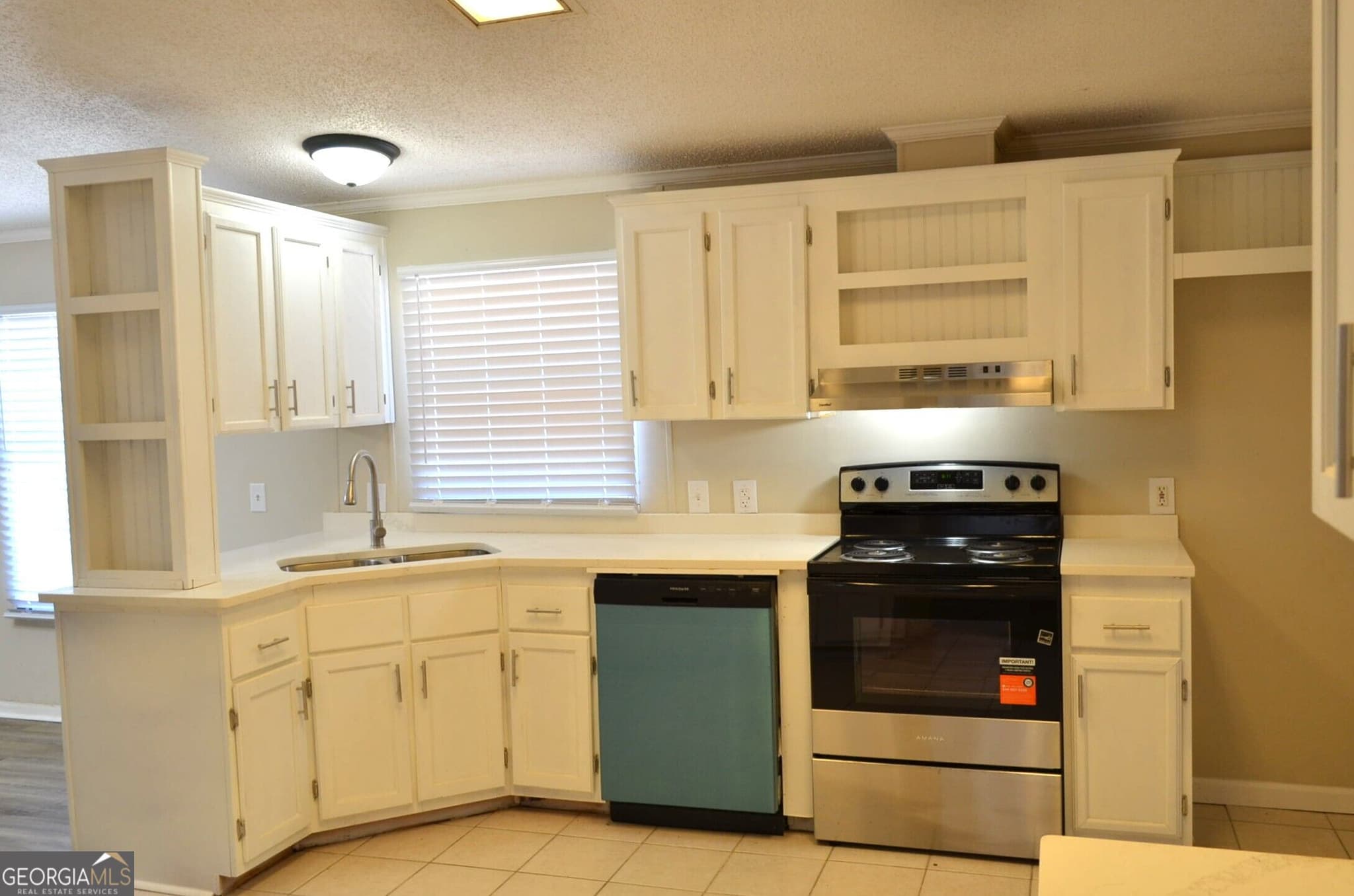 3 bedroom, 2 bathroom, 1,792 sq ft manufactured home,single family residence under contract at 572 Atkinson Road, Byron, GA 31008 — photo 6