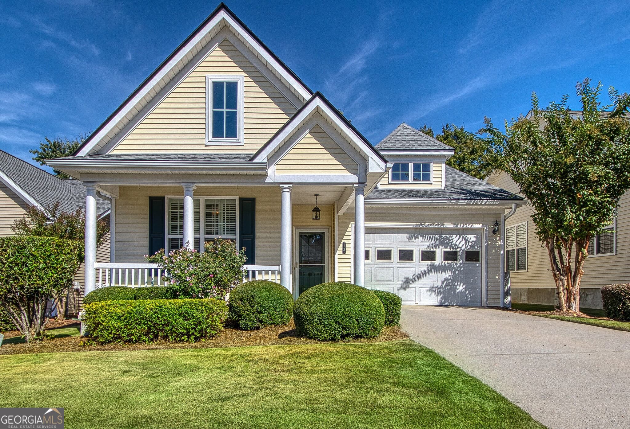 2 bedroom, 2 bathroom, 1,562 sq ft single family residence for sale at 13 Hampshire Lane, Newnan, GA 30265 — photo 2