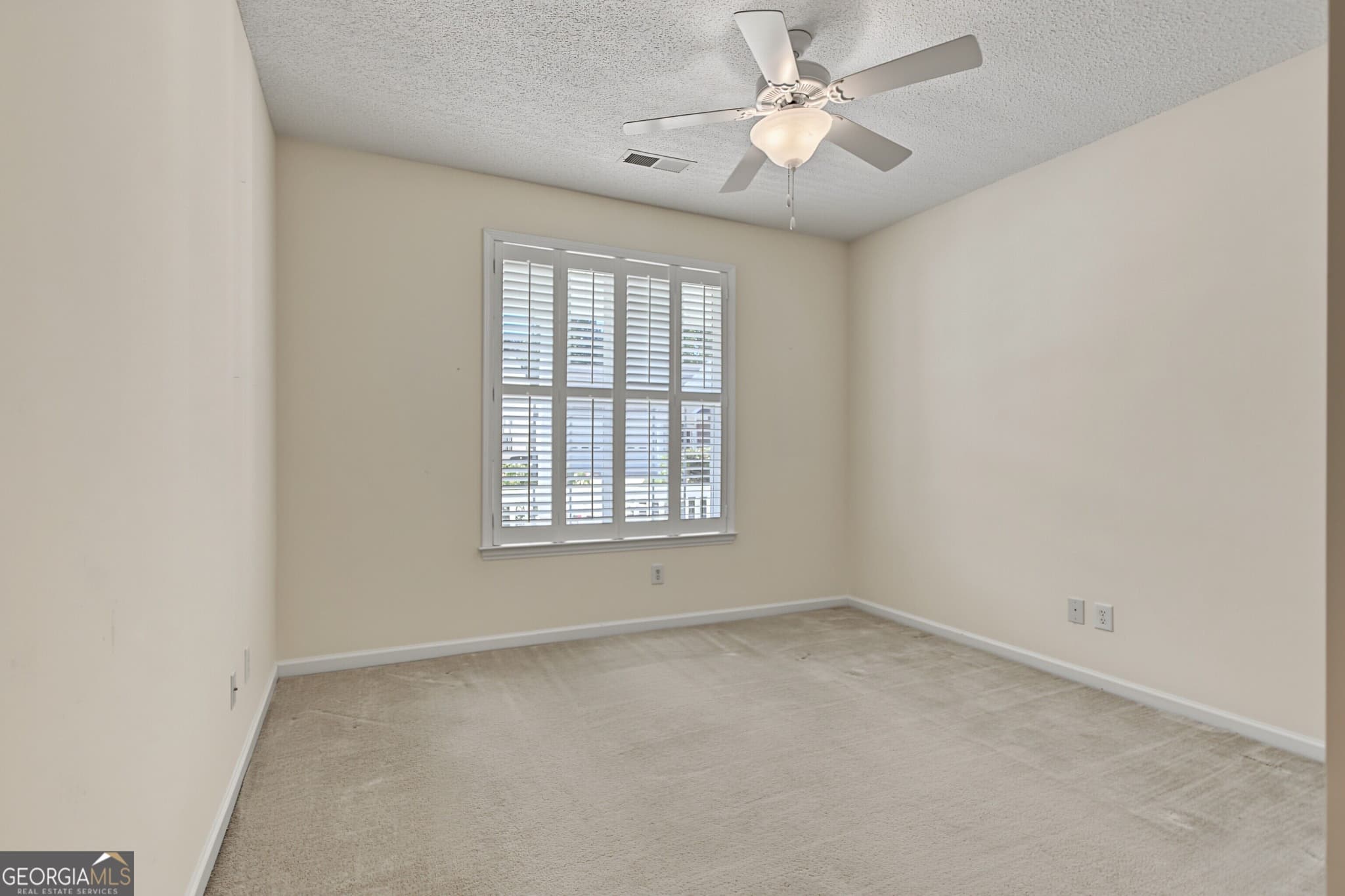 2 bedroom, 2 bathroom, 1,562 sq ft single family residence for sale at 13 Hampshire Lane, Newnan, GA 30265 — photo 5