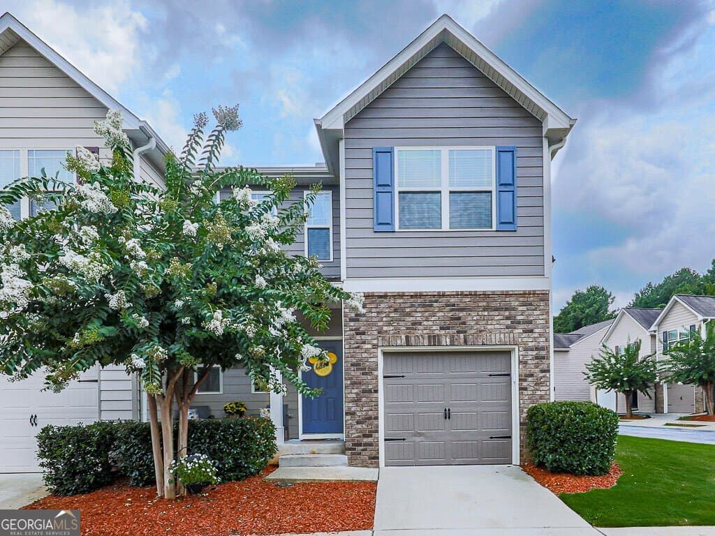 3 bedroom, 2.5 bathroom, 1,968 sq ft townhouse for sale at 3353 Blue Springs Walk, Kennesaw, GA 30144 — photo 2