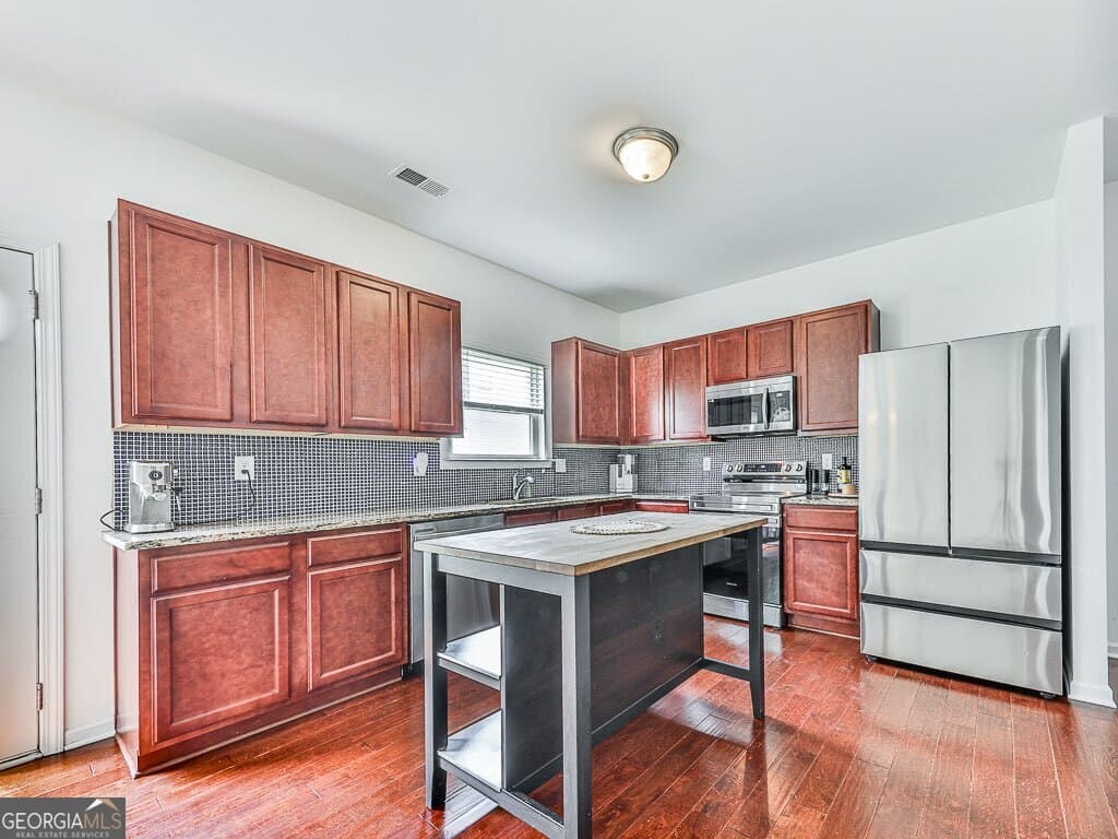 3 bedroom, 2.5 bathroom, 1,968 sq ft townhouse for sale at 3353 Blue Springs Walk, Kennesaw, GA 30144 — photo 10