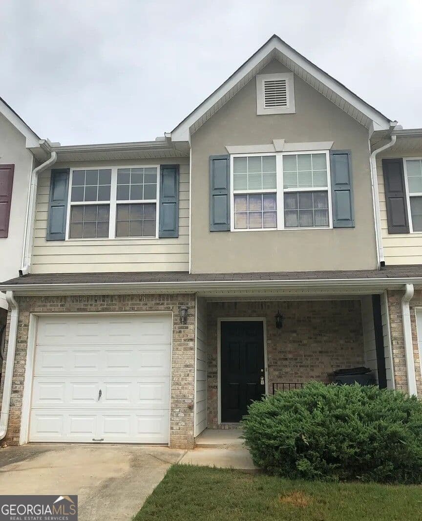 3 bedroom, 2.5 bathroom, 1,536 sq ft townhouse for sale at 728 Georgetown Court, Jonesboro, GA 30236 — photo 1 of 1