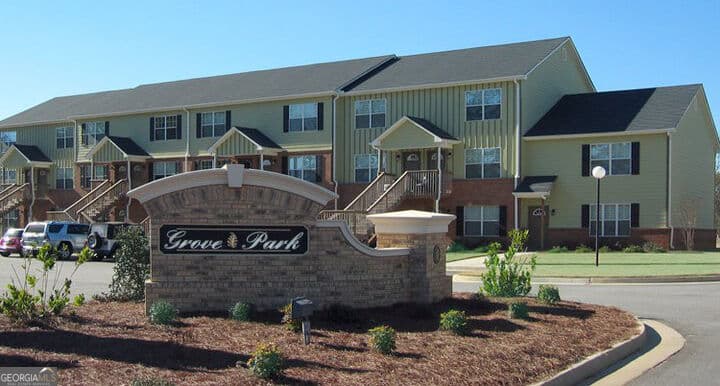 2 bedroom, 2.5 bathroom, 1,392 sq ft condominium for rent at 31 Irwin Street 49, Milledgeville, GA 31061 for $625 a month — photo 1 of 1