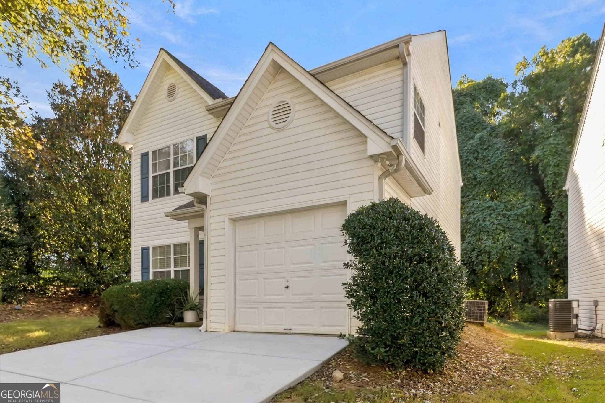 4 bedroom, 2.5 bathroom, 1,559 sq ft single family residence for sale at 336 Clearsprings Drive, Lawrenceville, GA 30046 — photo 2