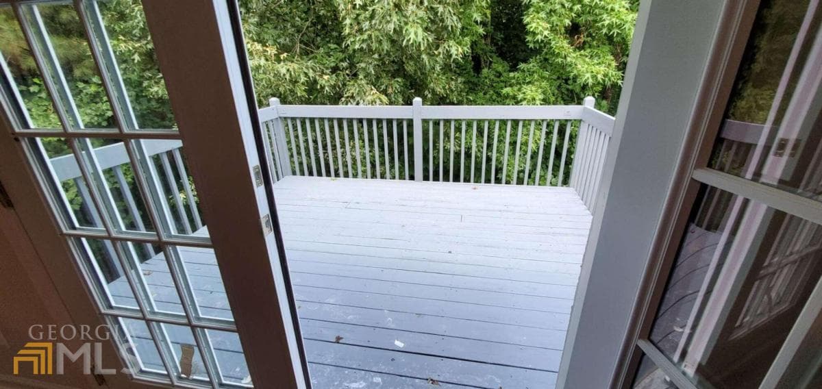 4 bedroom, 3 bathroom, 1,806 sq ft single family residence for sale at 6050 April Drive, Sugar Hill, GA 30518 — photo 6
