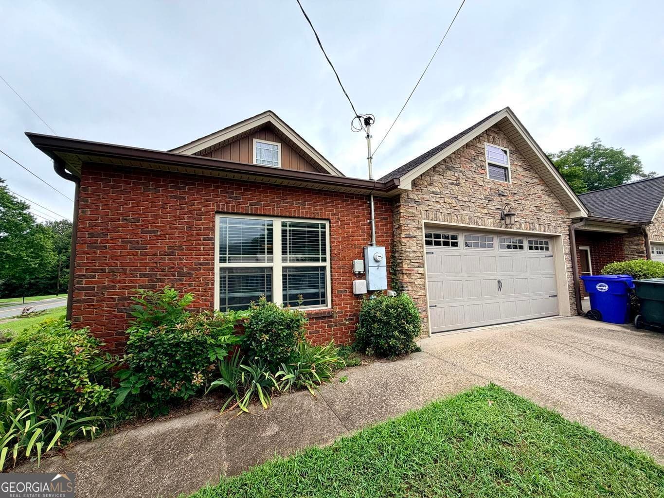 2 bedroom, 2 bathroom, 1,320 sq ft townhouse for sale at 261 Emberson Drive, Ringgold, GA 30736
