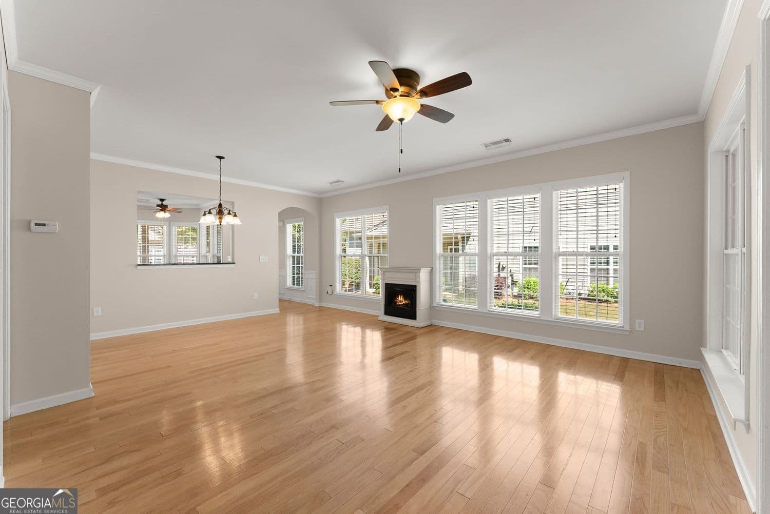 2 bedroom, 2 bathroom, 1,218 sq ft townhouse for sale at 6142 Longleaf Drive, Hoschton, GA 30548 — photo 3