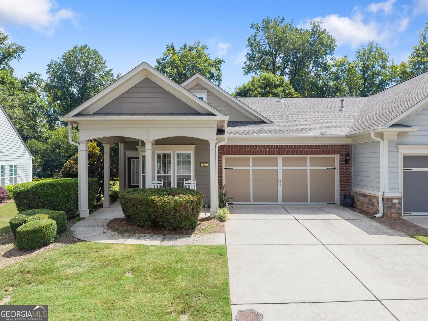 2 bedroom, 2 bathroom, 1,218 sq ft townhouse for sale at 6142 Longleaf Drive, Hoschton, GA 30548 — photo 1 of 34