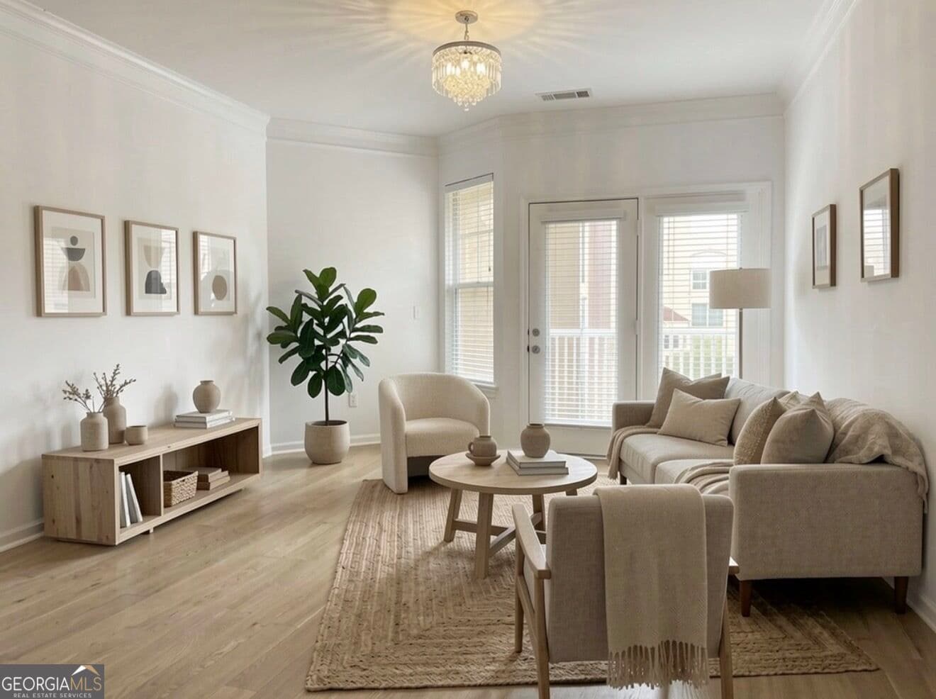 1 bedroom, 1 bathroom, 840 sq ft condominium for sale at 10 Perimeter Summit Boulevard 4116, Brookhaven, GA 30319 — photo 1 of 37
