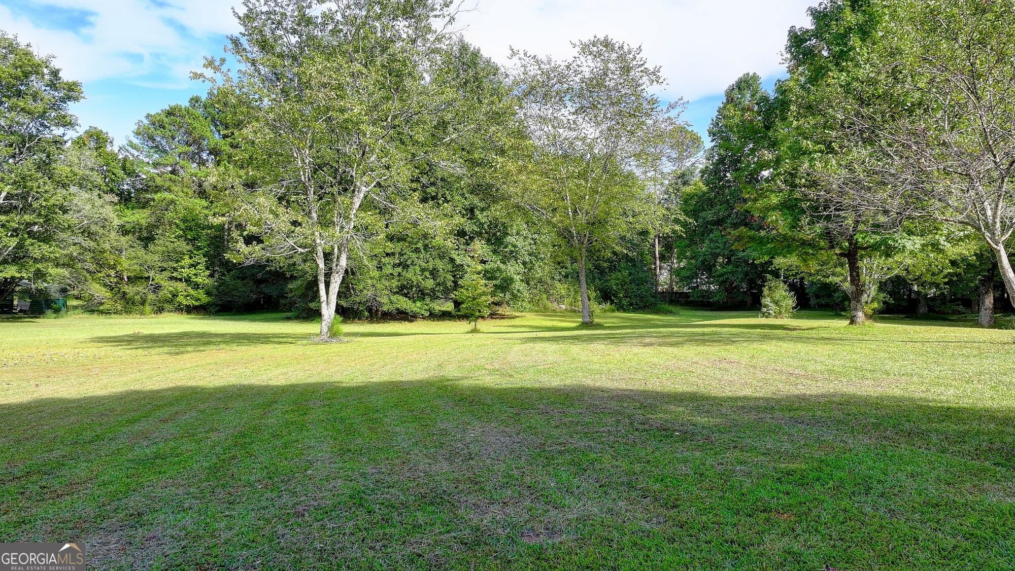 3 bedroom, 3 bathroom, 1,582 sq ft single family residence for sale at 5680 Abbotts Bridge Road, Johns Creek, GA 30097 — photo 4