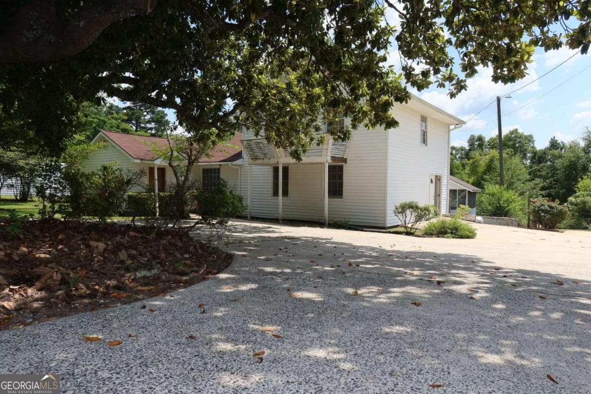 3 bedroom, 2 bathroom, 2,764 sq ft single family residence for sale at 372 Old Monticello Road, Milledgeville, GA 31061 — photo 2