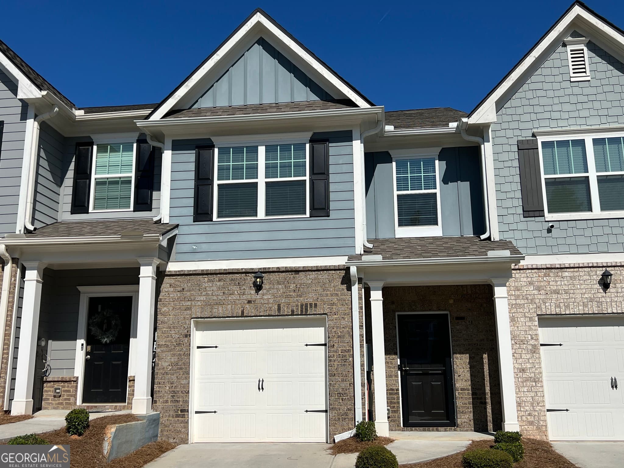 3 bedroom, 2.5 bathroom, 1,500 sq ft single family residence for rent at 67 Chastain Circle, Newnan, GA 30263 for $1,900 a month