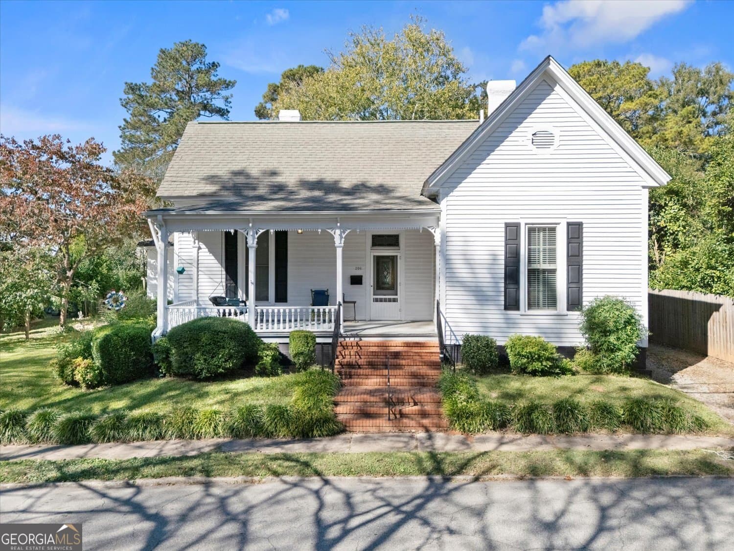 3 bedroom, 3 bathroom, 2,351 sq ft single family residence for sale at 206 S Alexander Avenue, Washington, GA 30673