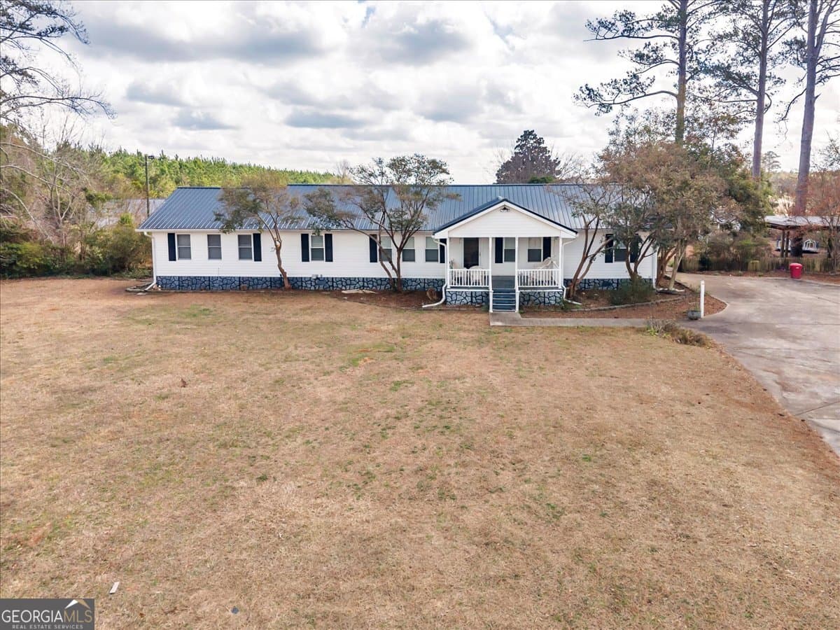 3 bedroom, 3 bathroom, 2,672 sq ft manufactured home,single family residence for sale at 10780 Highway 112, Irwinton, GA 31042 — photo 2