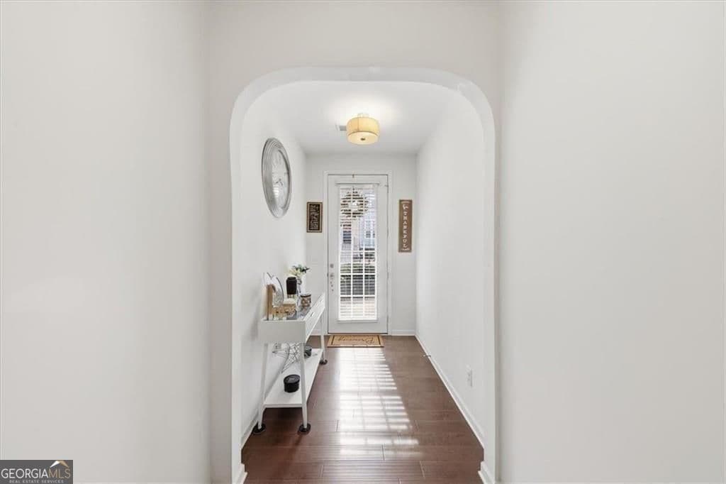 3 bedroom, 2.5 bathroom, 1,922 sq ft townhouse for rent at 5527 Radford Loop, Fairburn, GA 30213 for $2,600 a month — photo 5