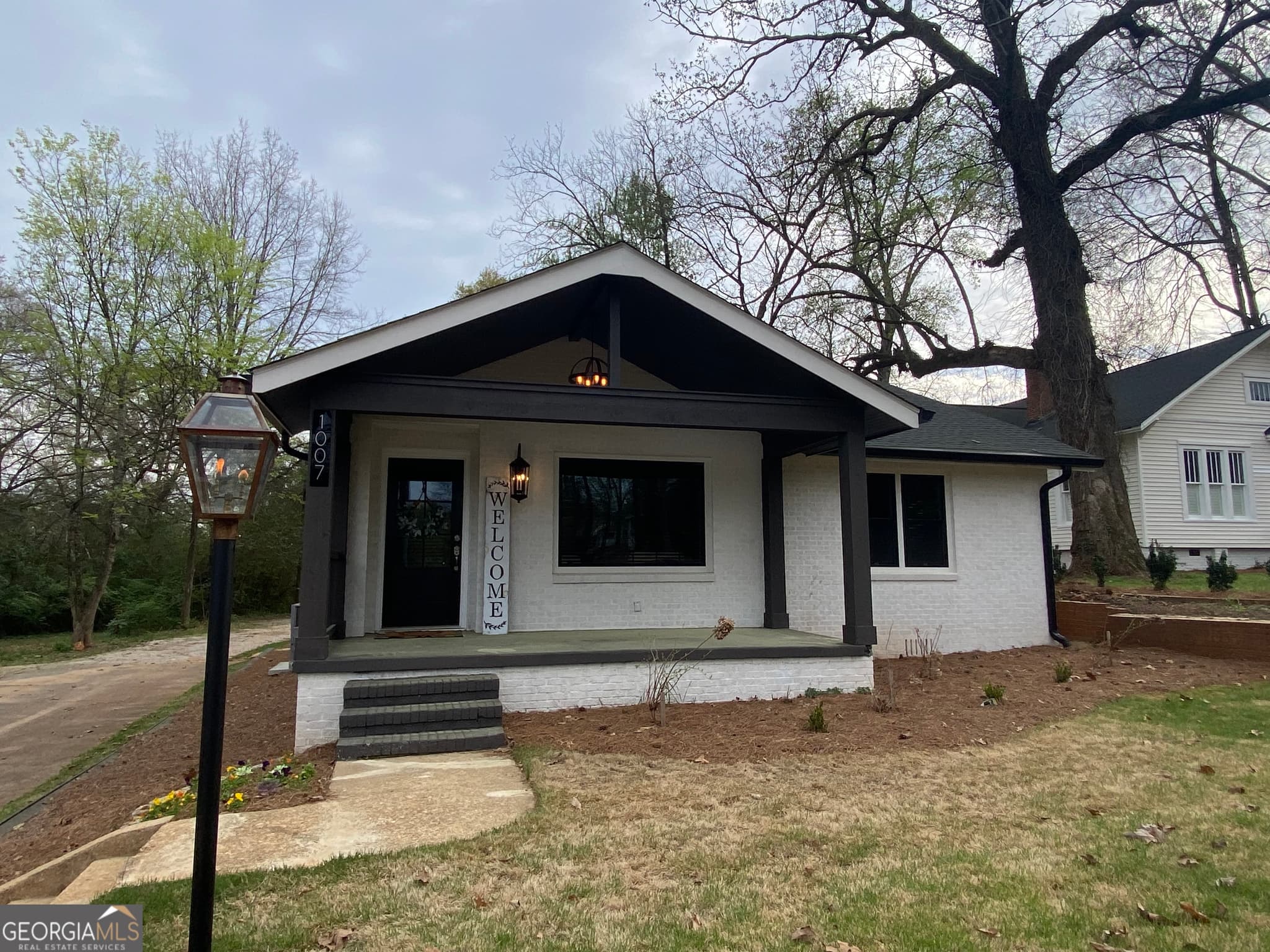 2 bedroom, 1 bathroom, 900 sq ft duplex for rent at 1007 Vernon Street B, Lagrange, GA 30240 for $2,200 a month