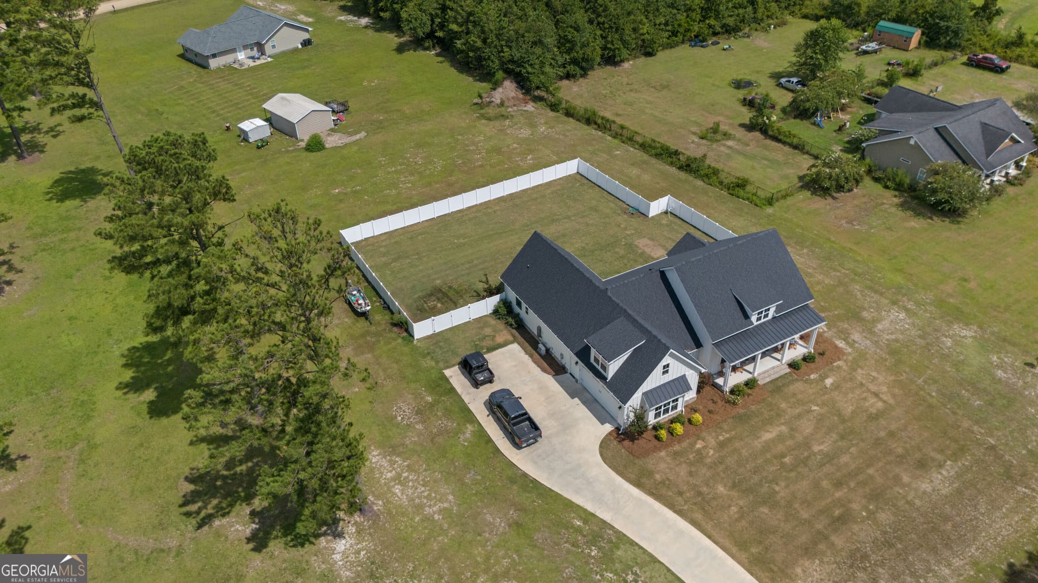 4 bedroom, 2.5 bathroom, 2,556 sq ft single family residence for sale at 86 Shelly Rentz Road, Hazlehurst, GA 31539 — photo 10