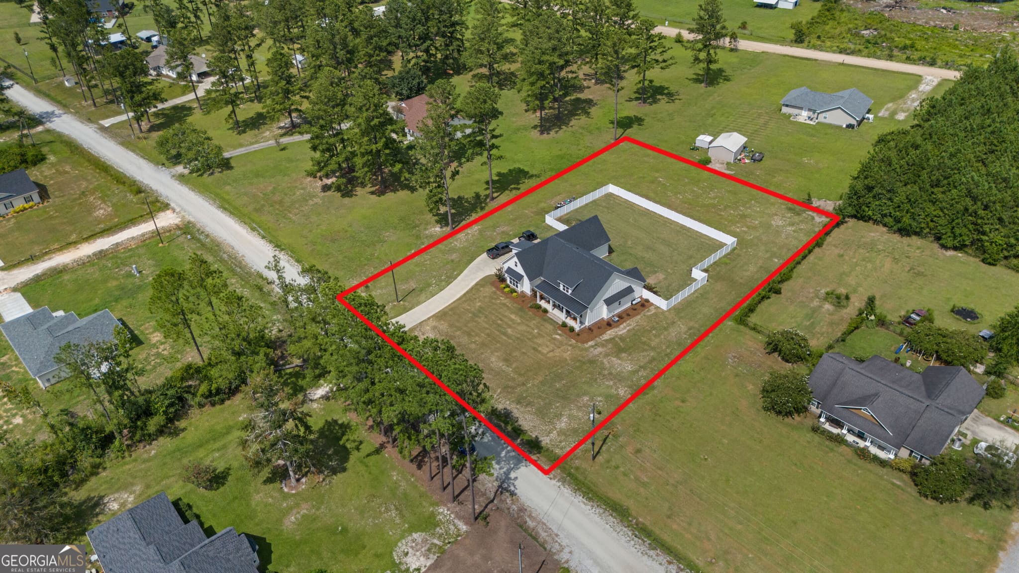 4 bedroom, 2.5 bathroom, 2,556 sq ft single family residence for sale at 86 Shelly Rentz Road, Hazlehurst, GA 31539 — photo 4