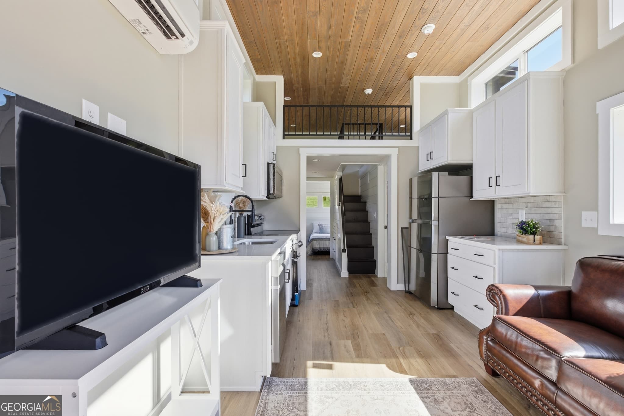 1 bedroom, 1 bathroom, 398 sq ft manufactured home,single family residence under contract at 527 Saunders Road LOT 77, Franklin, NC 28734 — photo 7