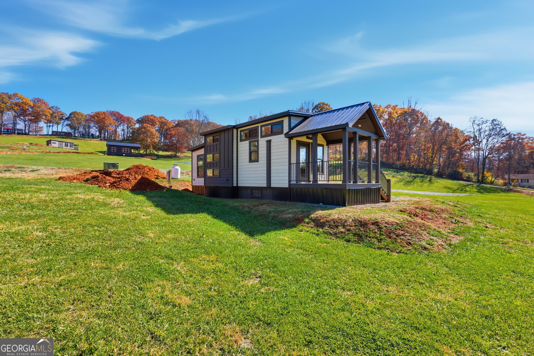 1 bedroom, 1 bathroom, 398 sq ft manufactured home,single family residence under contract at 527 Saunders Road LOT 77, Franklin, NC 28734 — photo 5