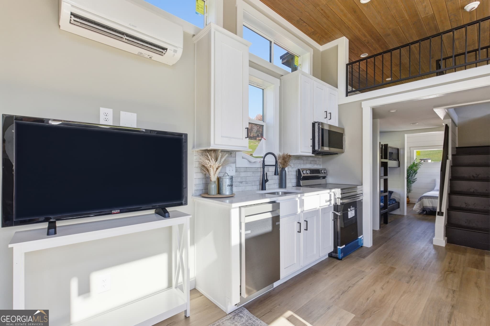 1 bedroom, 1 bathroom, 398 sq ft manufactured home,single family residence under contract at 527 Saunders Road LOT 77, Franklin, NC 28734 — photo 10