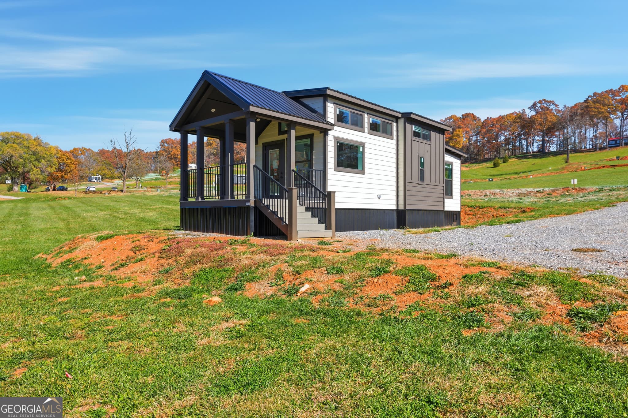 1 bedroom, 1 bathroom, 398 sq ft manufactured home,single family residence under contract at 527 Saunders Road LOT 77, Franklin, NC 28734 — photo 4