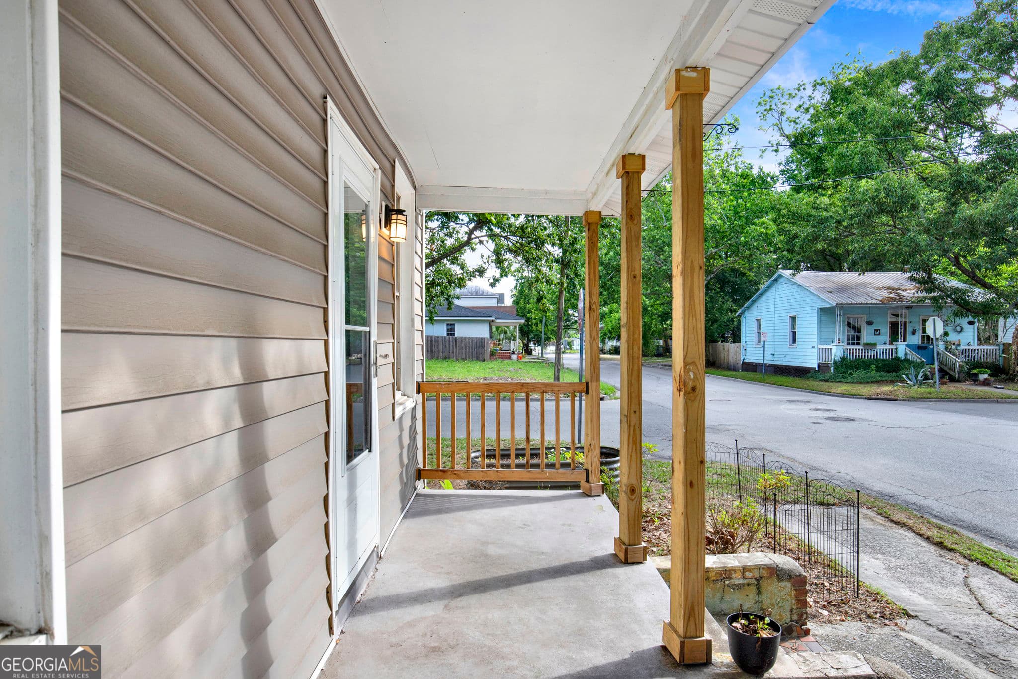 3 bedroom, 1.5 bathroom, 1,348 sq ft single family residence for sale at 1701 Grove Street, Savannah, GA 31401 — photo 5