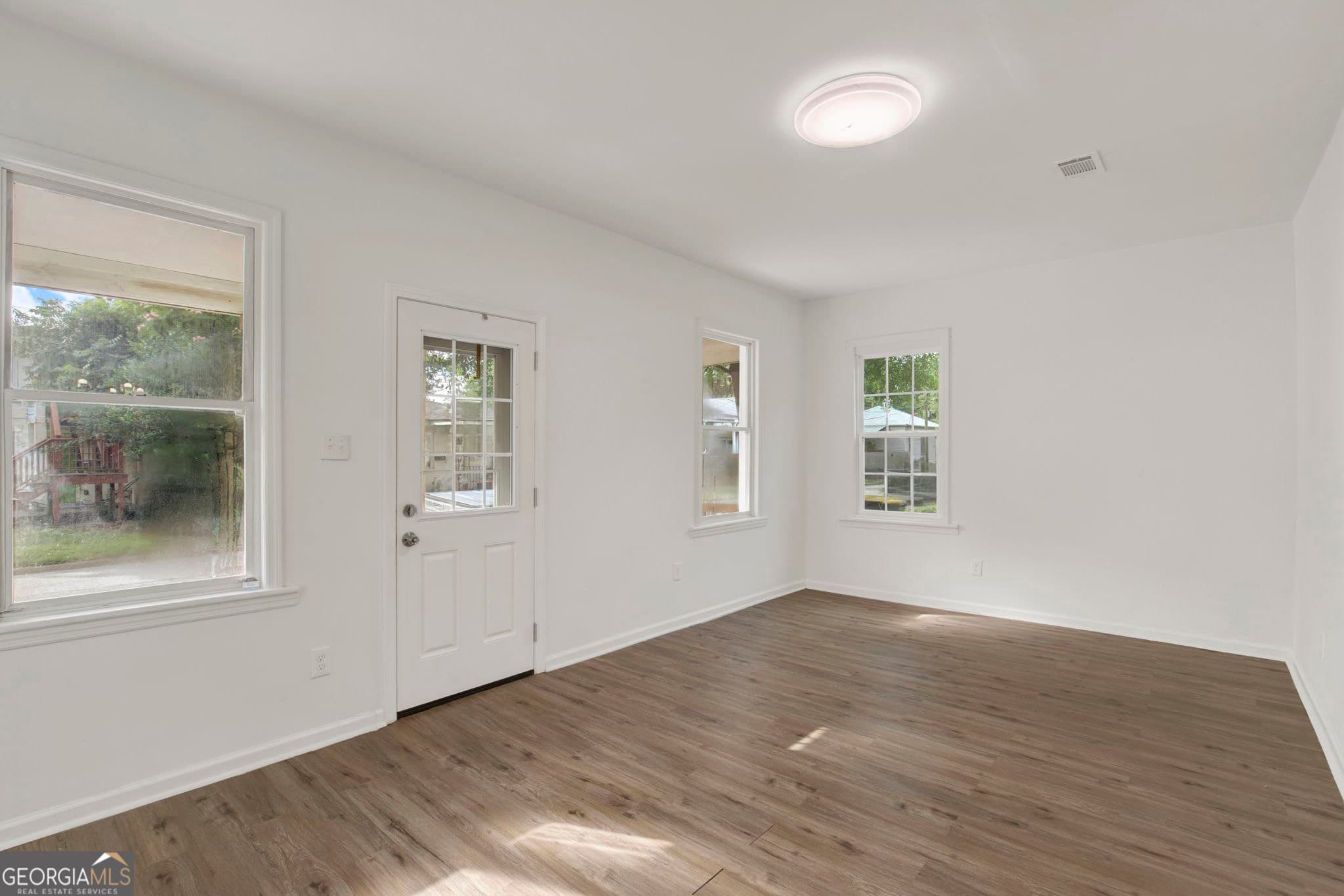 3 bedroom, 1.5 bathroom, 1,348 sq ft single family residence for sale at 1701 Grove Street, Savannah, GA 31401 — photo 10