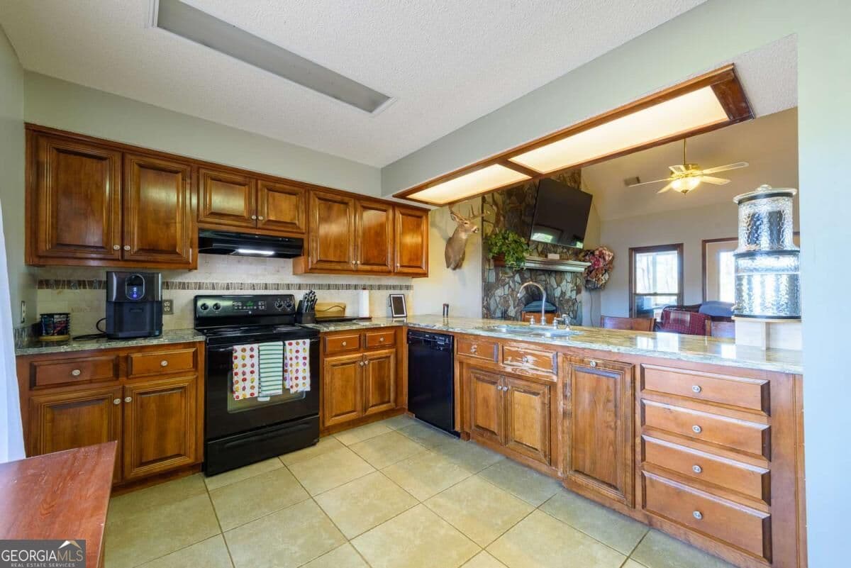 3 bedroom, 2 bathroom single family residence for sale at 832 Ramblin Road, Quitman, GA 31643 — photo 6