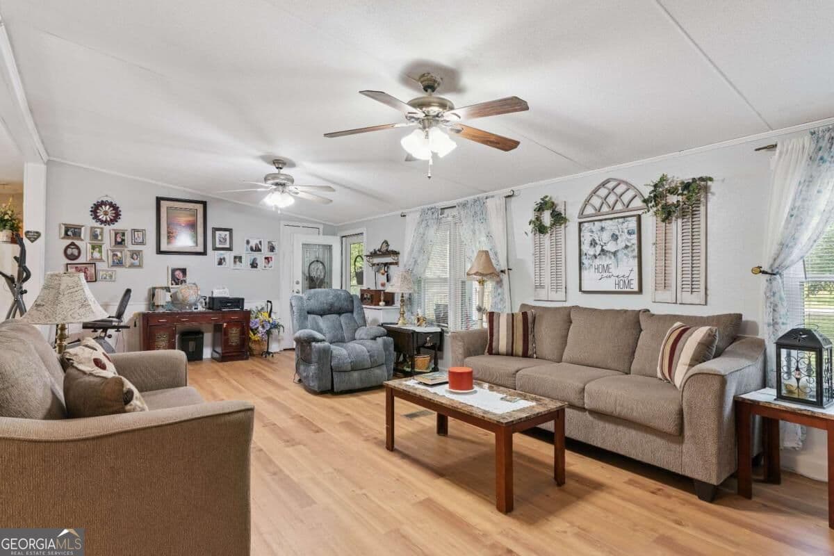3 bedroom, 2 bathroom, 1,620 sq ft manufactured home,single family residence for sale at 215 Baumgardner Road, Brunswick, GA 31523 — photo 6