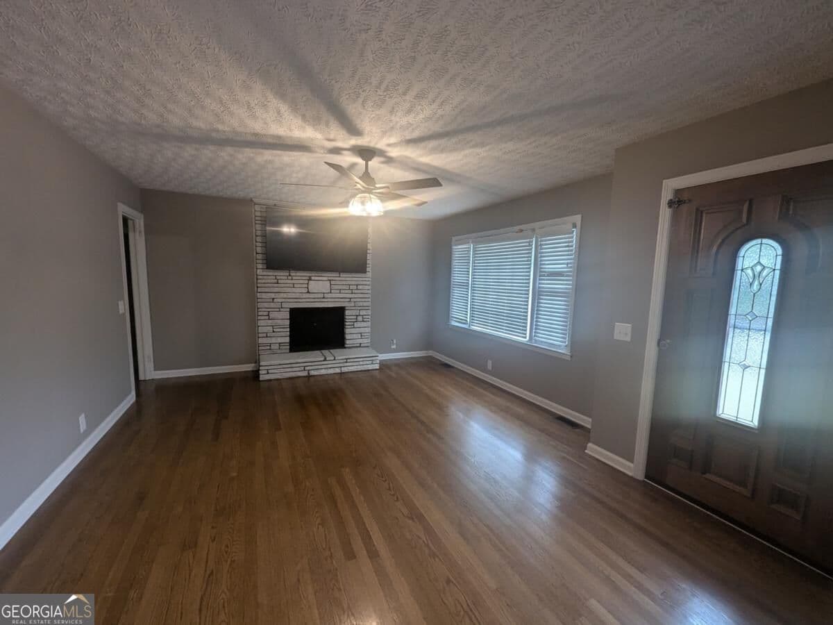 3 bedroom, 2 bathroom single family residence for rent at 6115 Jewell Bennett Road, Dawsonville, GA 30534 for $2,200 a month — photo 8