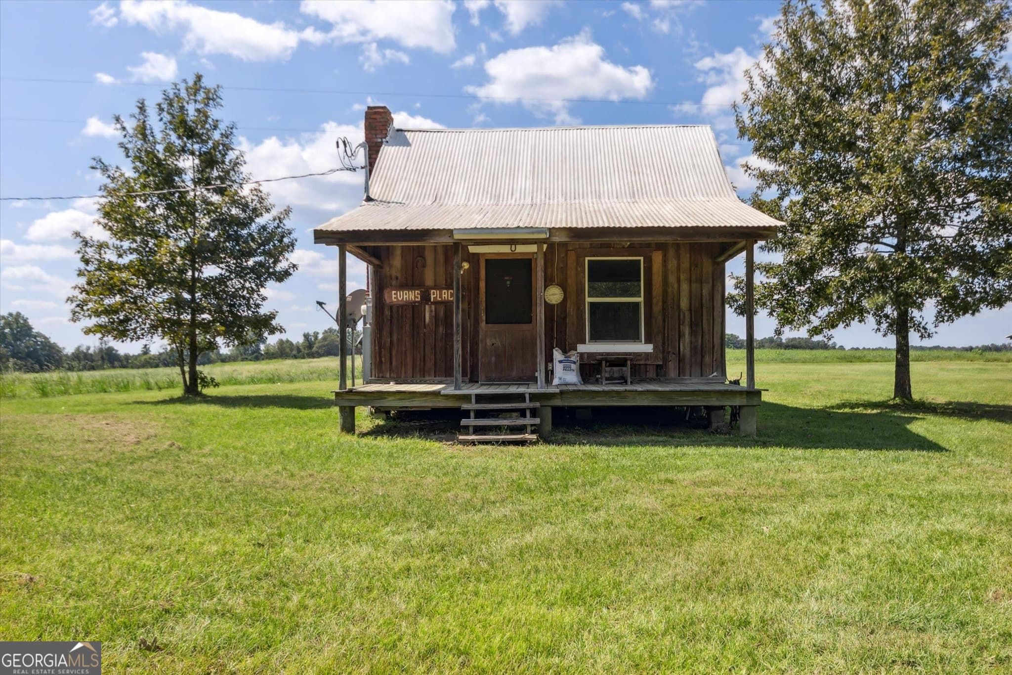 1 bedroom, 1 bathroom, 800 sq ft cabin,single family residence sold at 685 Clark Farm Road, Twin City, GA 30471