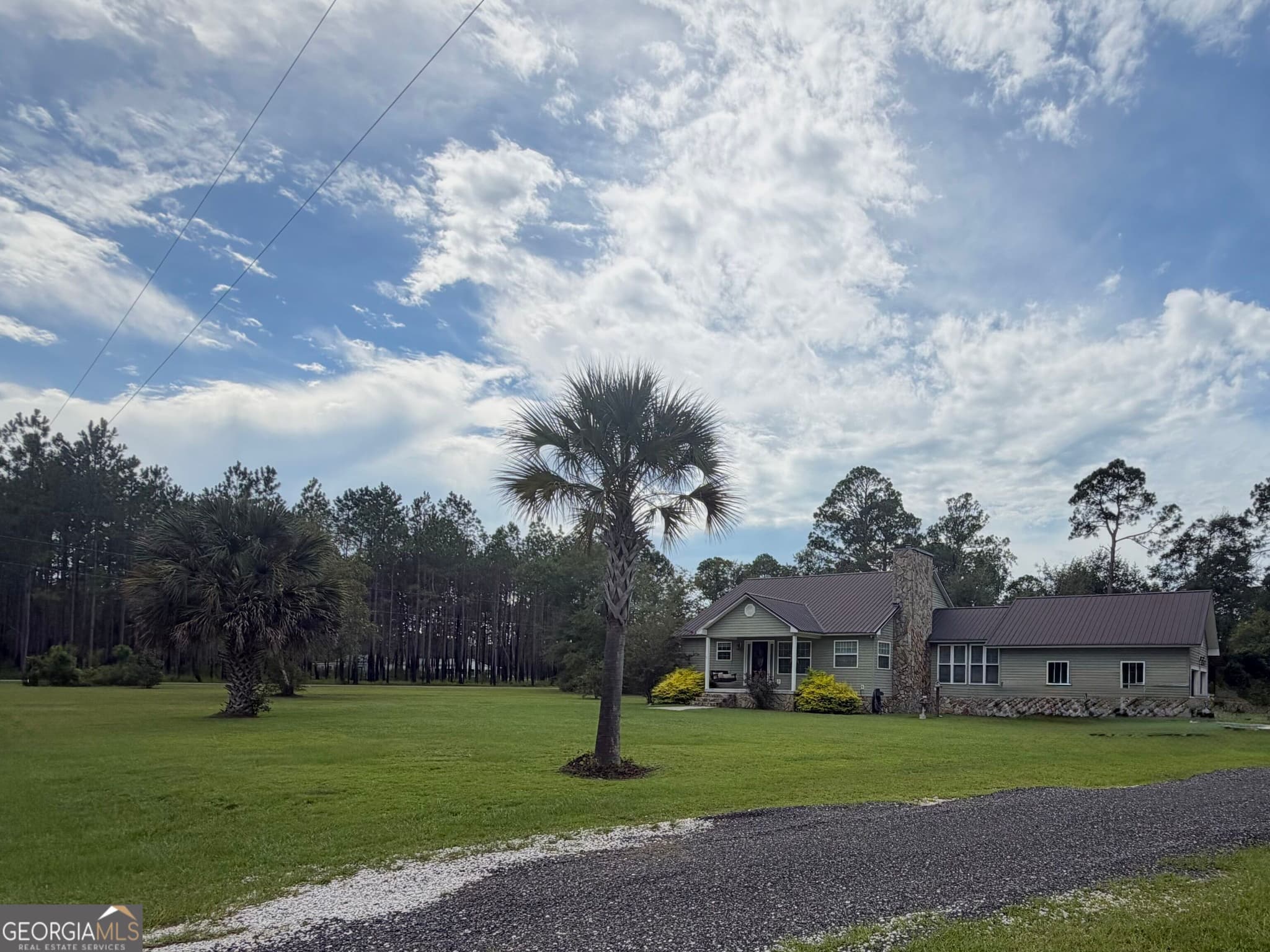 3 bedroom, 2 bathroom, 1,795 sq ft single family residence for sale at 3231 Pear Avenue, Patterson, GA 31557 — photo 3