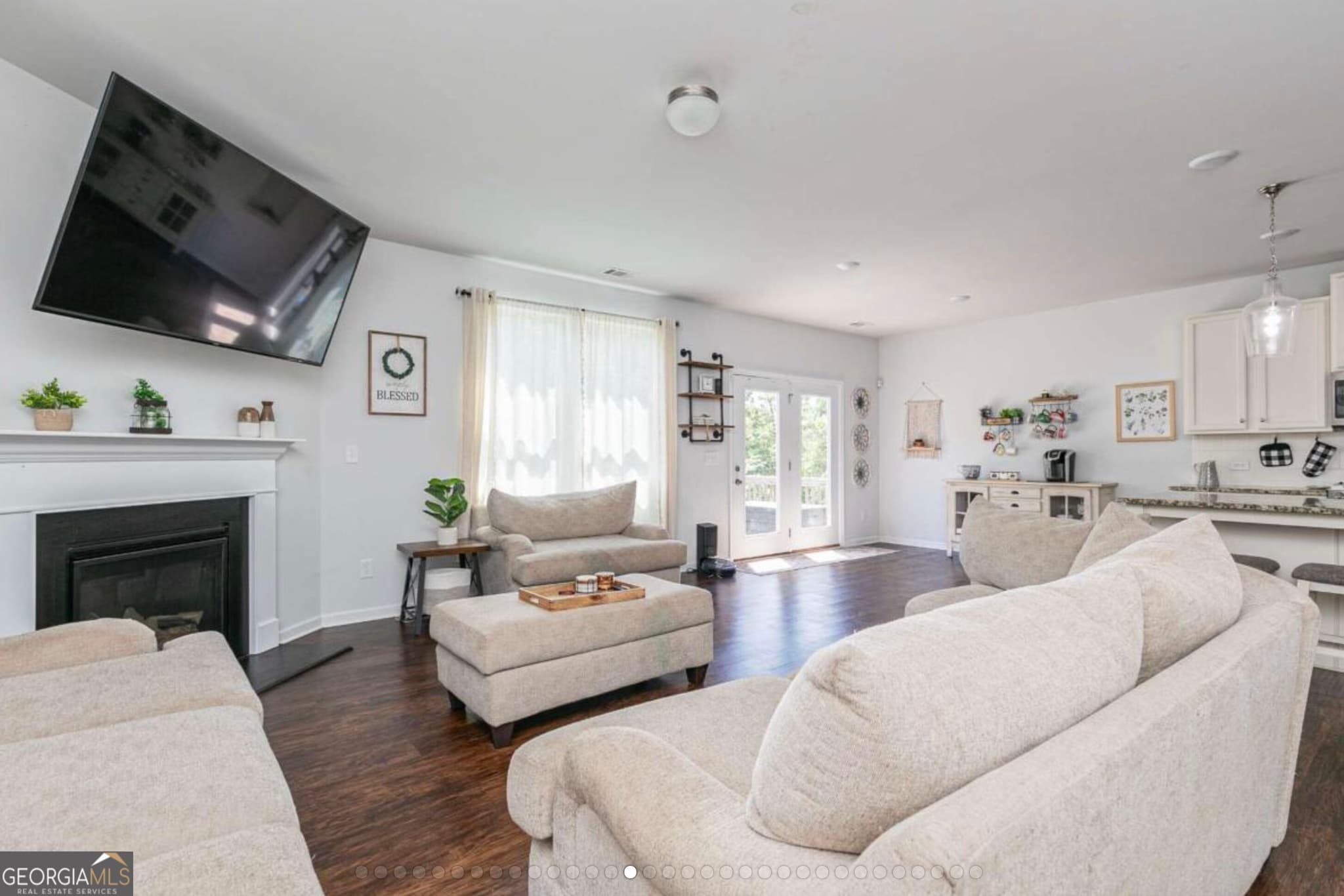 5 bedroom, 3 bathroom, 2,896 sq ft single family residence for sale at 75 Deven Drive, Dallas, GA 30132 — photo 4