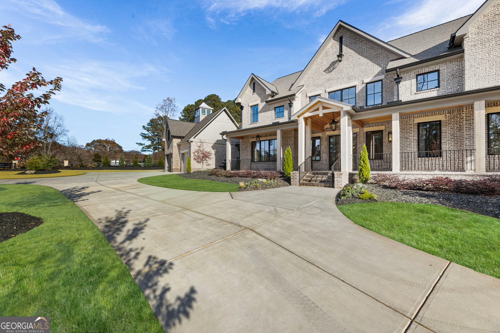 7 bedroom, 8.5 bathroom, 7,911 sq ft single family residence for sale at 1005 Haddie Way, Alpharetta, GA 30004 — photo 5