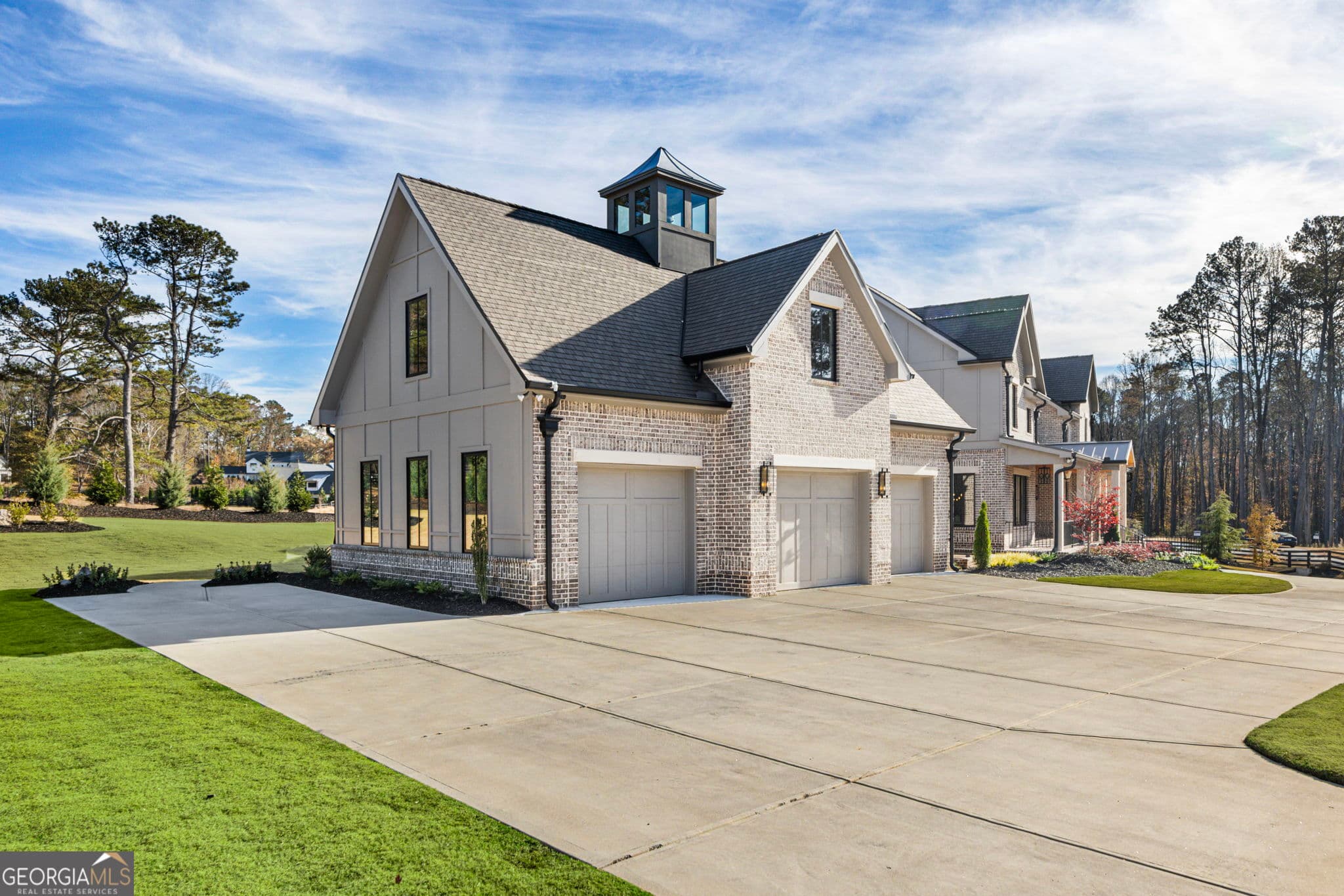 7 bedroom, 8.5 bathroom, 7,911 sq ft single family residence for sale at 1005 Haddie Way, Alpharetta, GA 30004 — photo 9