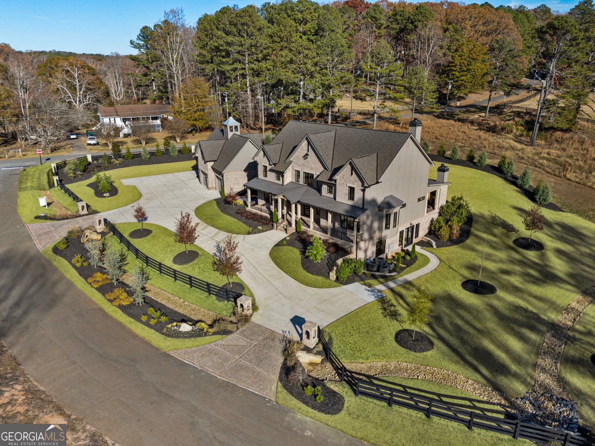 7 bedroom, 8.5 bathroom, 7,911 sq ft single family residence for sale at 1005 Haddie Way, Alpharetta, GA 30004 — photo 4