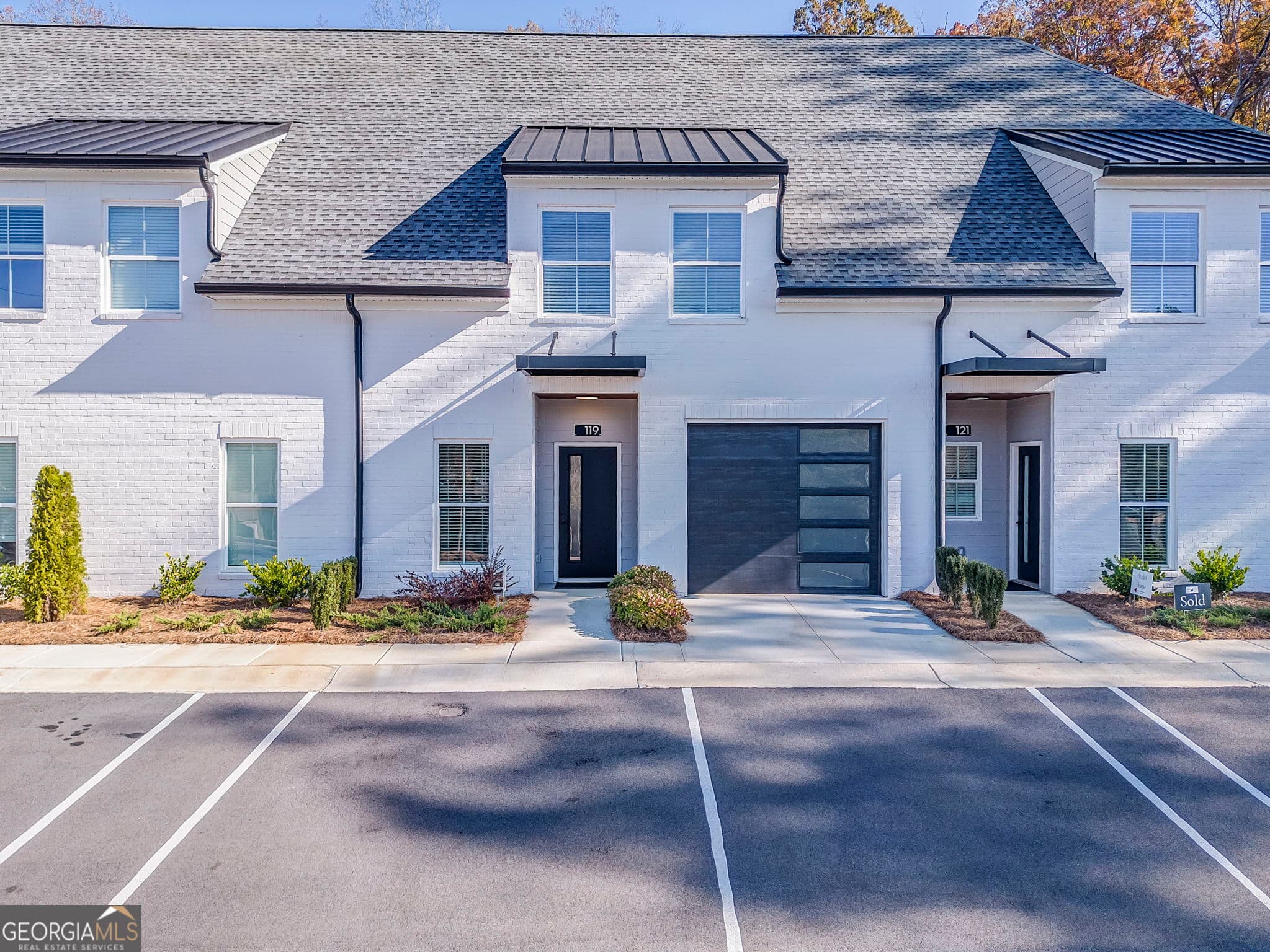 4 bedroom, 3 bathroom, 1,911 sq ft townhouse for rent at 109 Chateau Drive, Rome, GA 30161 for $2,200 a month — photo 2