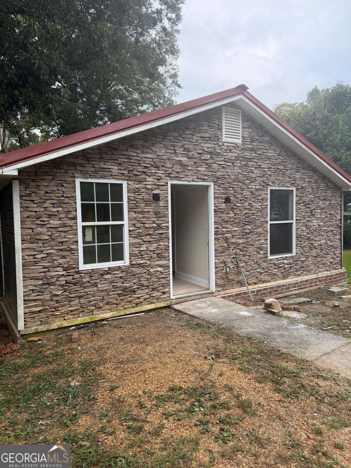 3 bedroom, 2 bathroom, 1,540 sq ft single family residence for sale at 217 SW Larkspur Lane, Rome, GA 30165 — photo 1 of 18