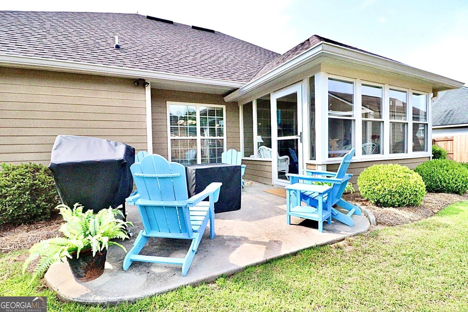 4 bedroom, 2 bathroom, 1,801 sq ft single family residence for sale at 5113 Abbott Circle, Hahira, GA 31632 — photo 3