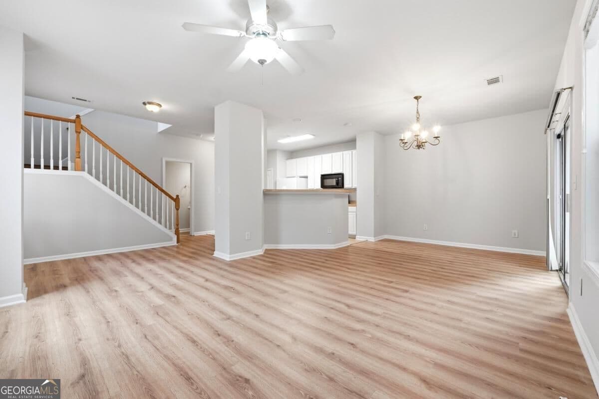 3 bedroom, 2.5 bathroom, 1,875 sq ft townhouse for sale at 1006 Ivydale Circle, Lawrenceville, GA 30045 — photo 7