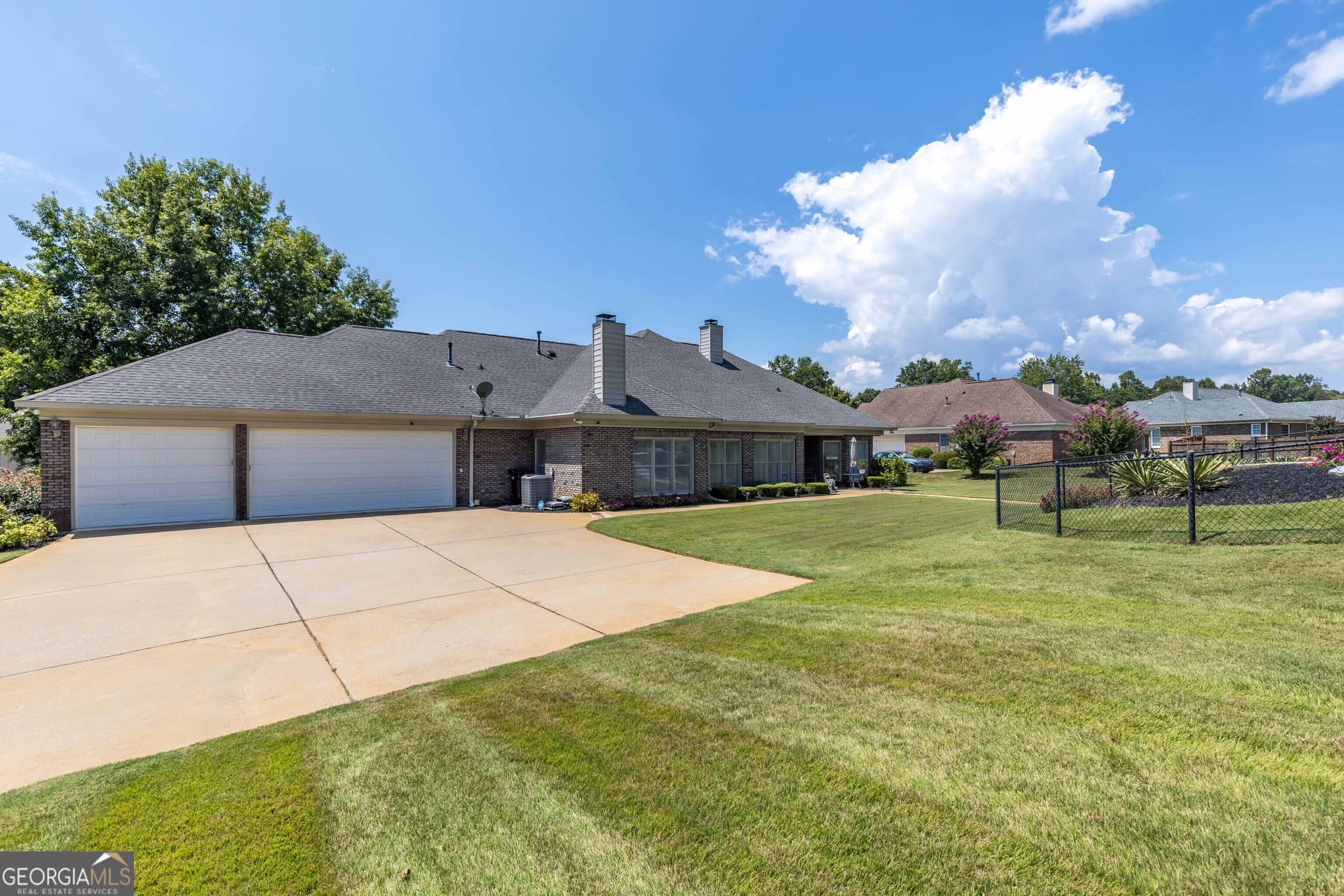 4 bedroom, 3 bathroom, 3,277 sq ft single family residence for sale at 43 Meadow Valley Court, Midland, GA 31820 — photo 2